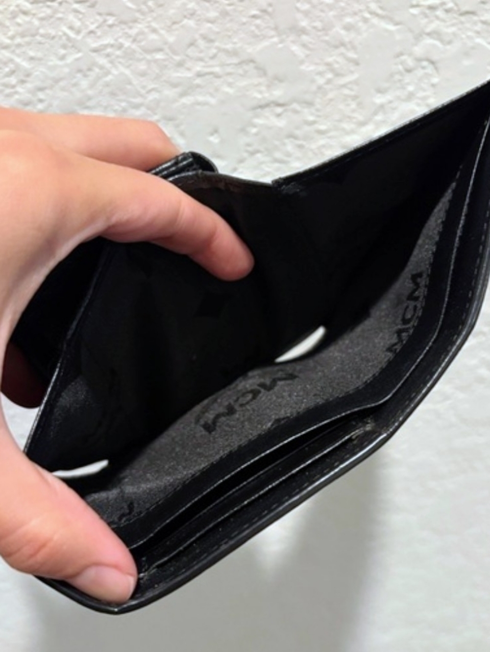 MCM Compact Wallet - Picture 7 of 10